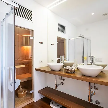 K V!sta Penthouse In Centre Town - Amazing View! *