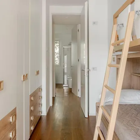 K V!sta Penthouse In Centre Town - Amazing View! Appartement