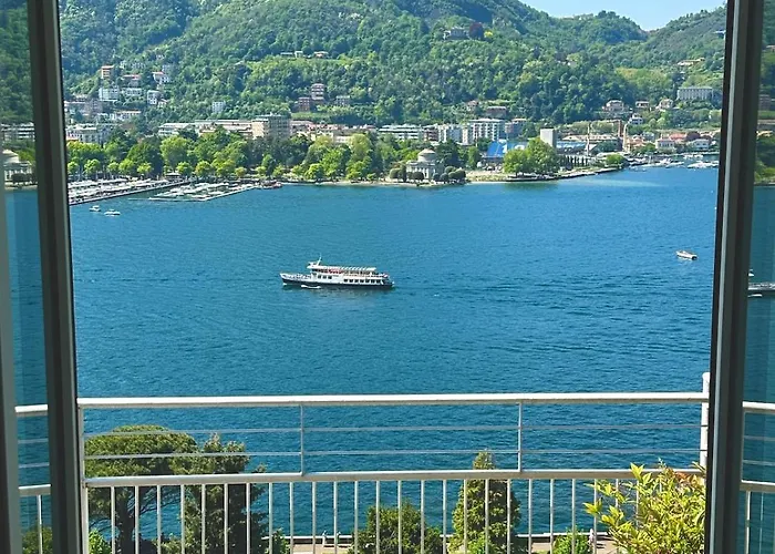 K V!sta Penthouse In Centre Town - Amazing View! Apartamento Como
