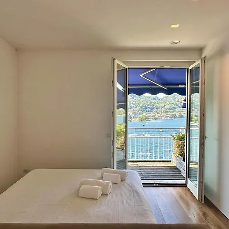 K V!sta Penthouse In Centre Town - Amazing View! Апартаменты Комо